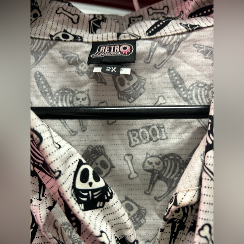Retrolicious 2xl GLOW IN DARK Halloween blouse bones skull spooky cat rare goth - Picture 4 of 5